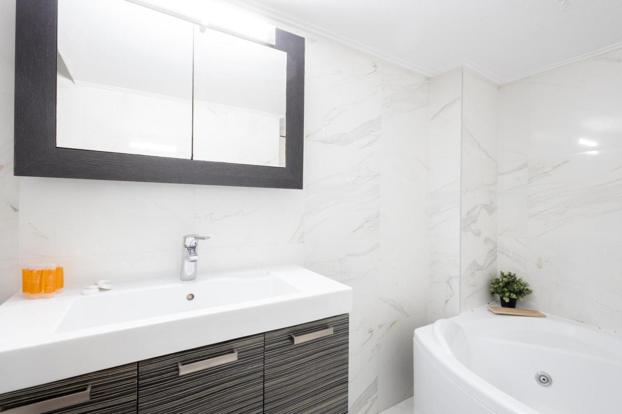 A Luxury & Comfortable Apt In Athens *
