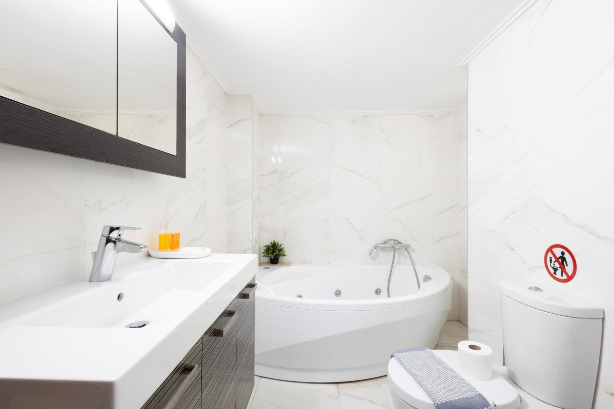 A Luxury & Comfortable In Apartmán Atény